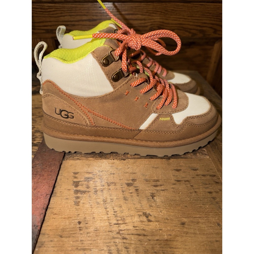 UGG Women's Highland Hi Heritage Sneaker, Chestnut, US 6